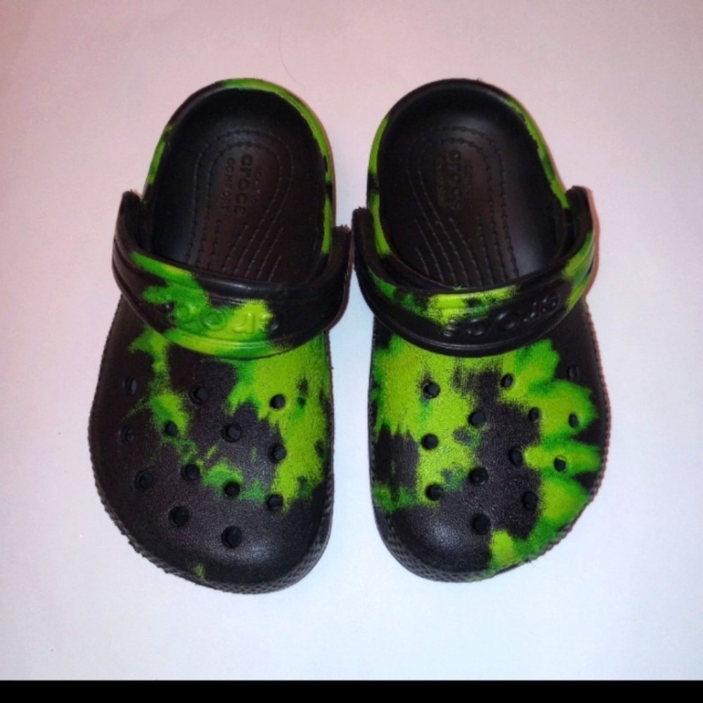 Crocs Sandals for Toddler size 7 Green & Black Tie Dye